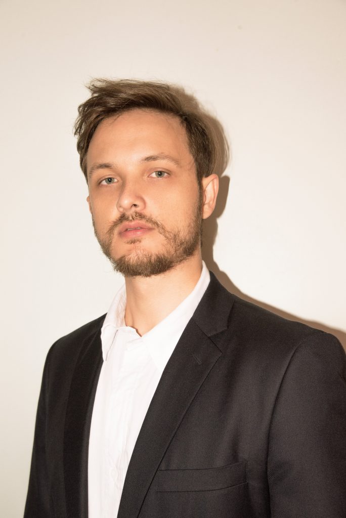 Dr. Damián Carneiro